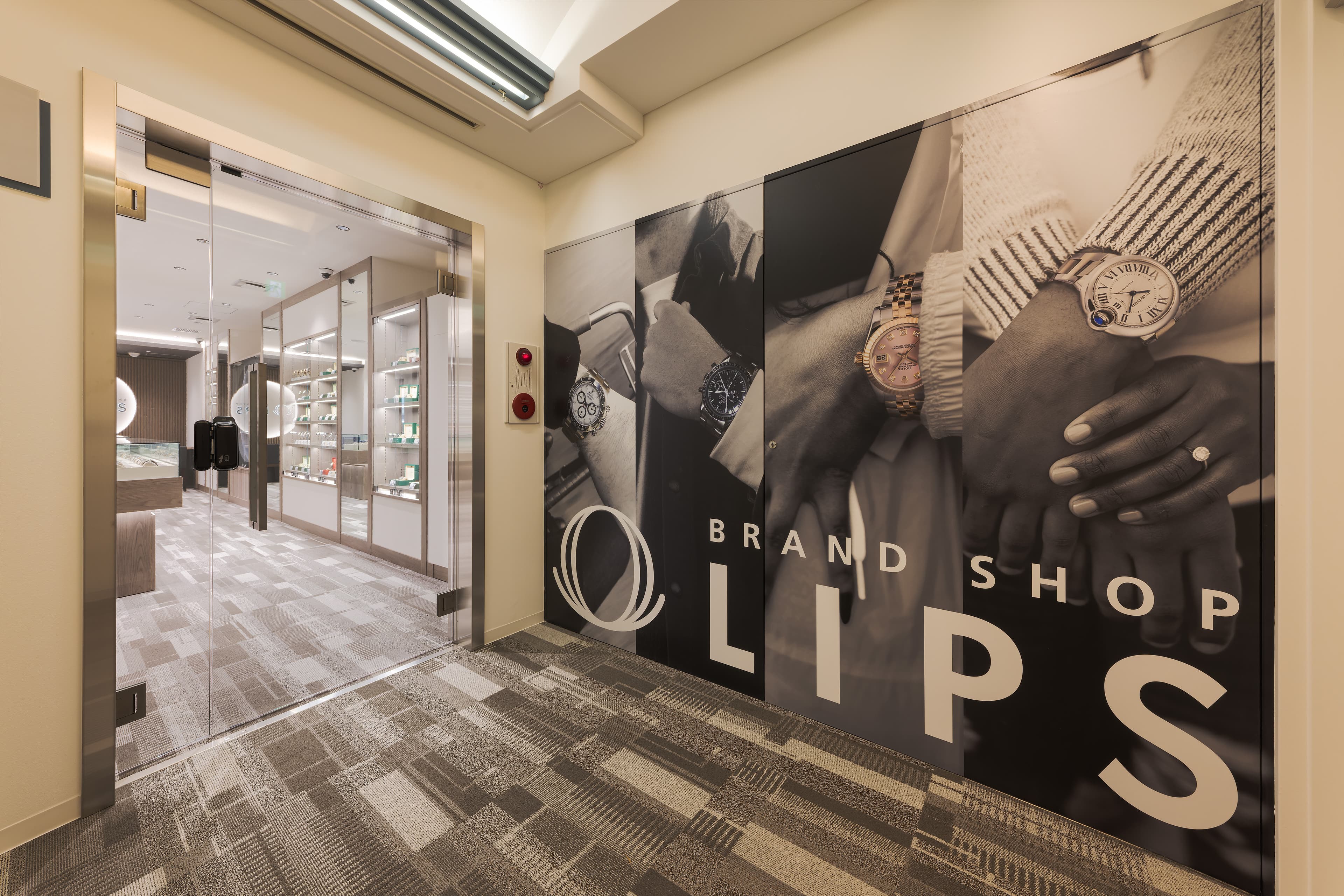 LIPS GINZA Store Interior